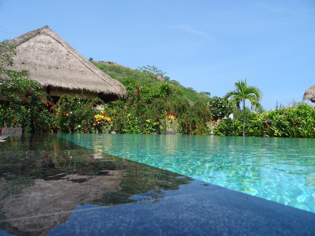 Sunia Loka Bungalows & Dive Center Пемутеран Экстерьер фото