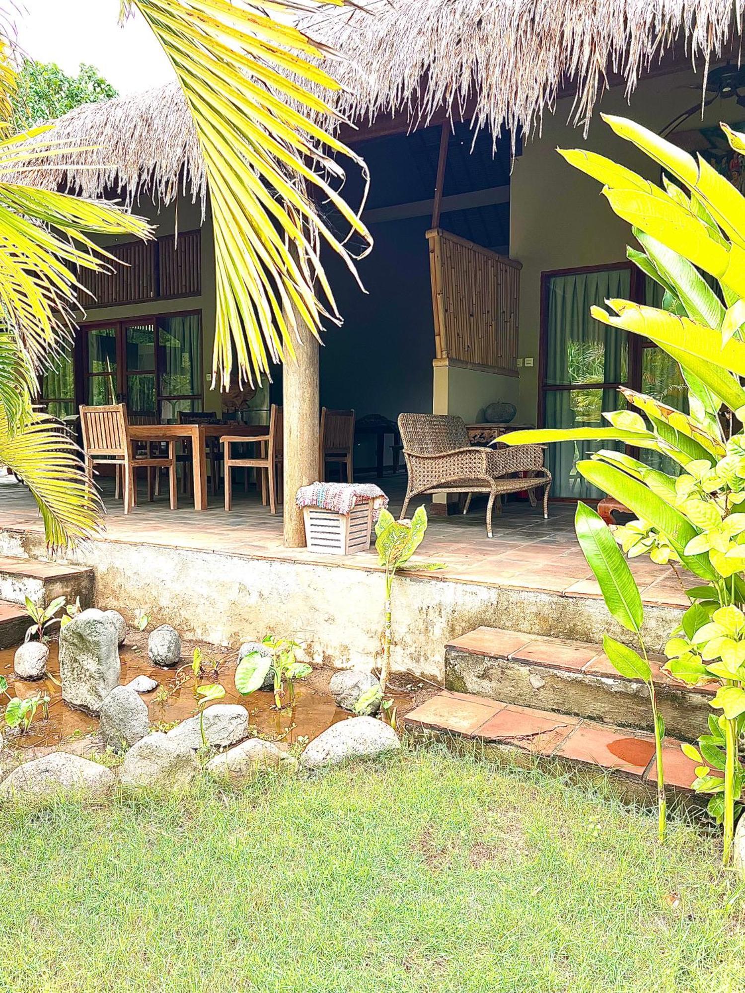 Sunia Loka Bungalows & Dive Center Пемутеран Экстерьер фото